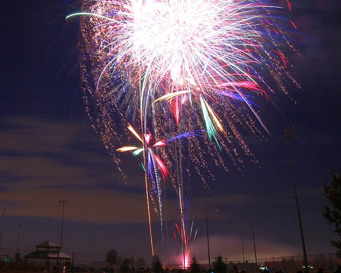 Fireworks July 4 2007 0025.JPG - Fireworks in Apple Valley, Minnesota